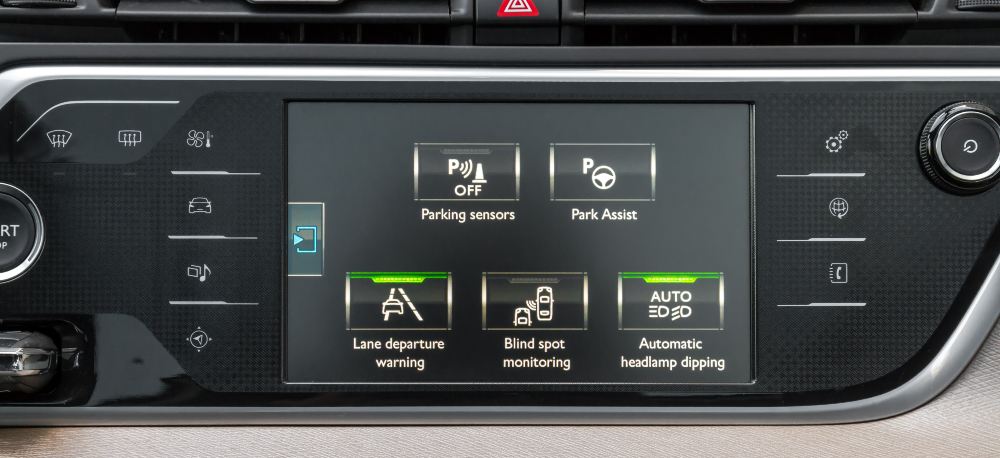 Dash display of select car safety features